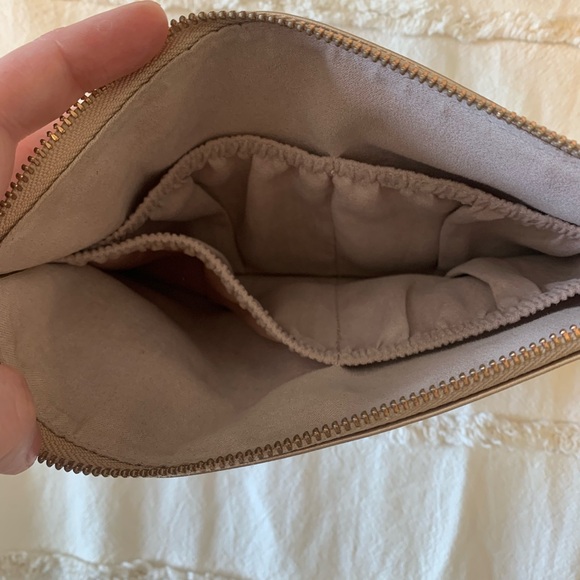Kendra Scott Rose Gold Jewelry Pouch - Picture 3 of 3